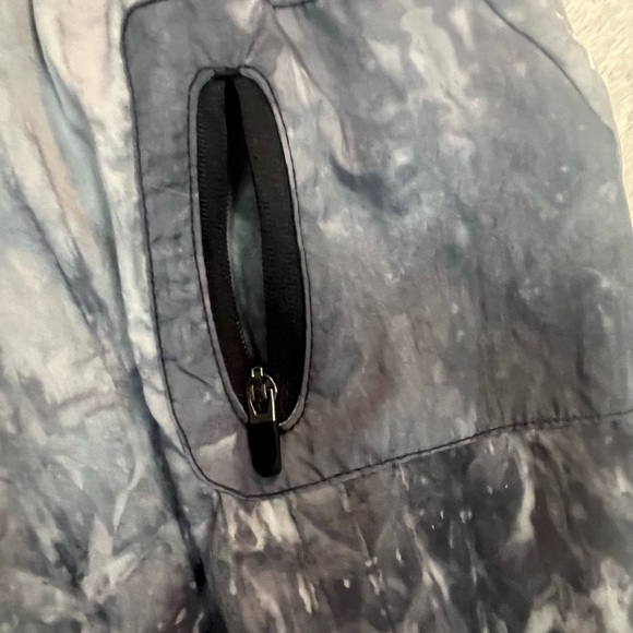 NWT Nike Women's Trail Running Shorts Sz XS Repel Gray Tie Dye Zipper Pockets - Picture 12 of 16